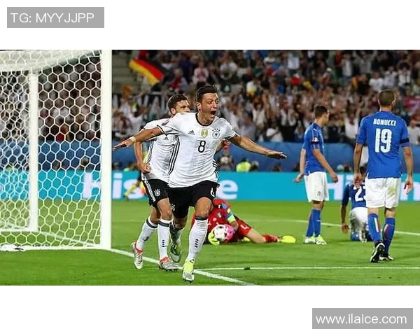 德国足球明星厄齐尔的辉煌职业生涯与场外影响力分析